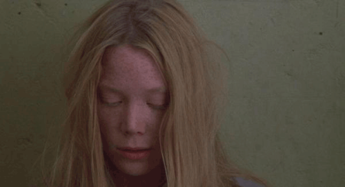 yrbff:Carrie (Brian De Palma, 1976)CARRRRIEEEE