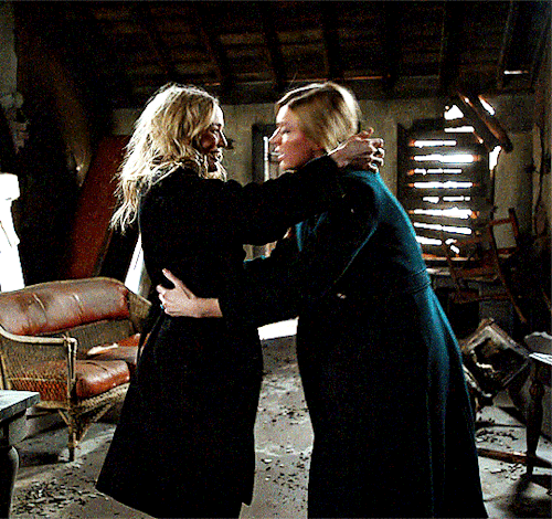 Saras Head Hugs