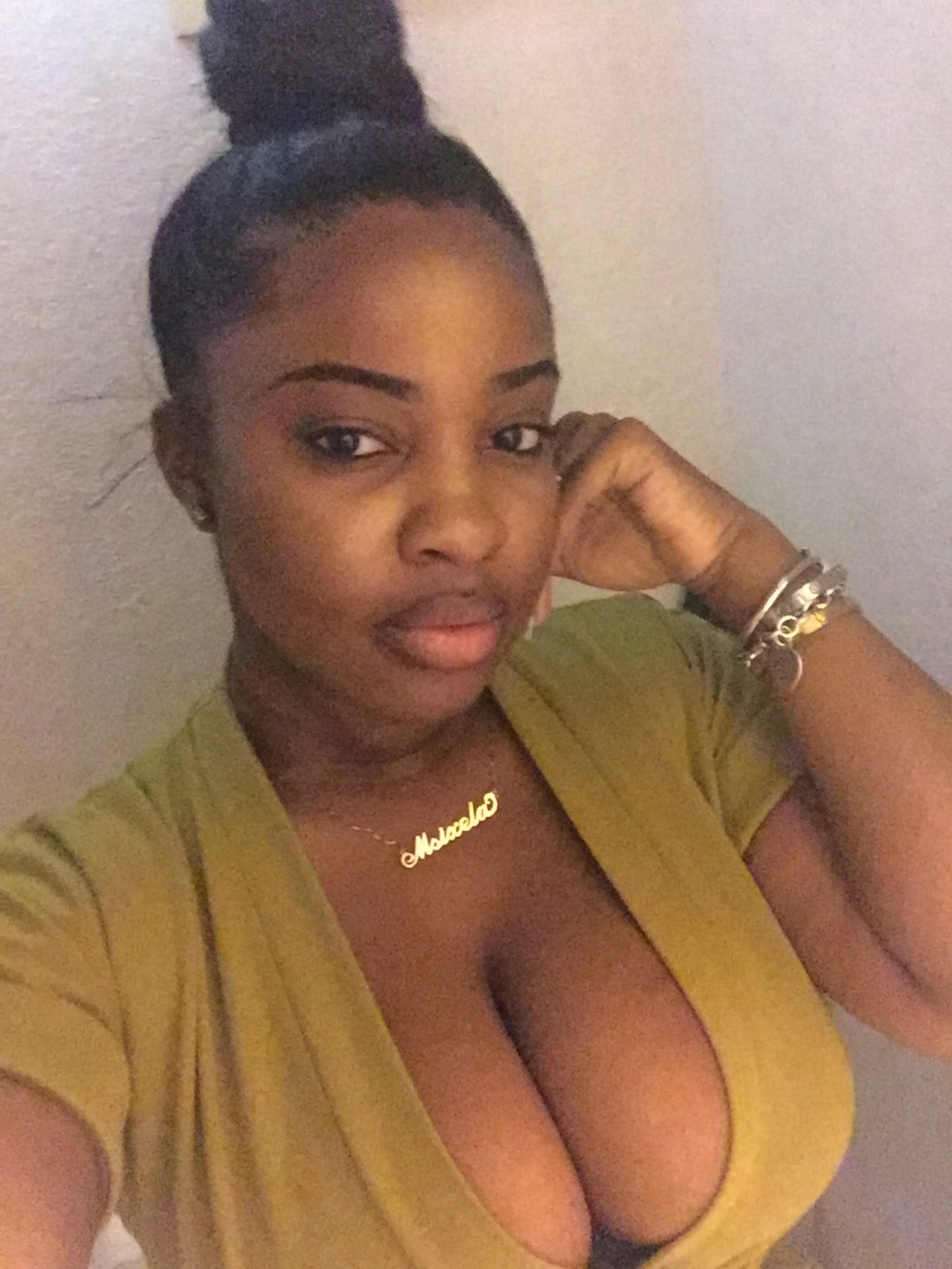 Slim&Busty Black Ladies