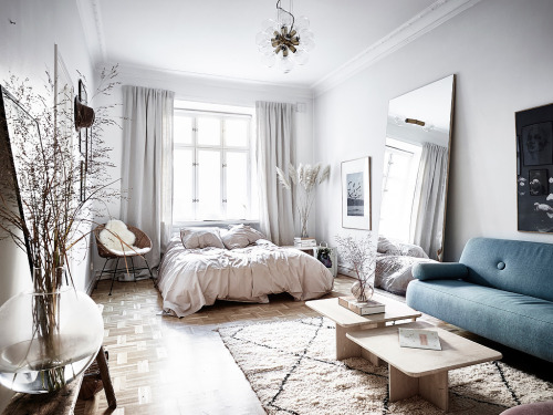 1 Room Apartment With Lots Of Texture | Goteborg, SwedenLayout:(Source: entrancemakleri.se, Pho