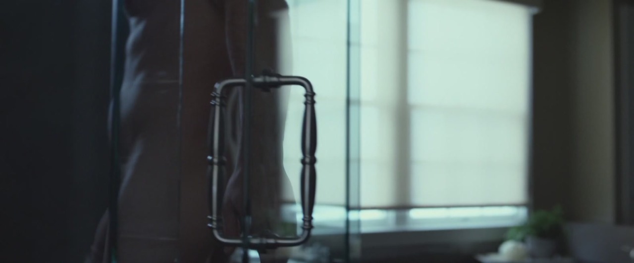 icantbelievehesnaked:  Ben Affleck gives us a glimpse of his cock in Gone Girl…