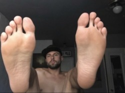 raunchyjjrock:feetman80:  @christianccb23 thanks for sending!   Sexy toes 