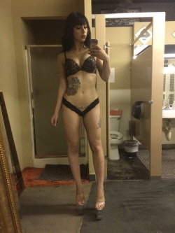 stripper-queen:  Don’t be mad cause I’m doing me better than you doing you