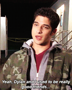 arrowargents:  &ldquo;He’s been a little on edge lately.&rdquo; [x] 