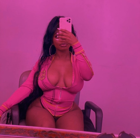 fatkoochijt:pink print.