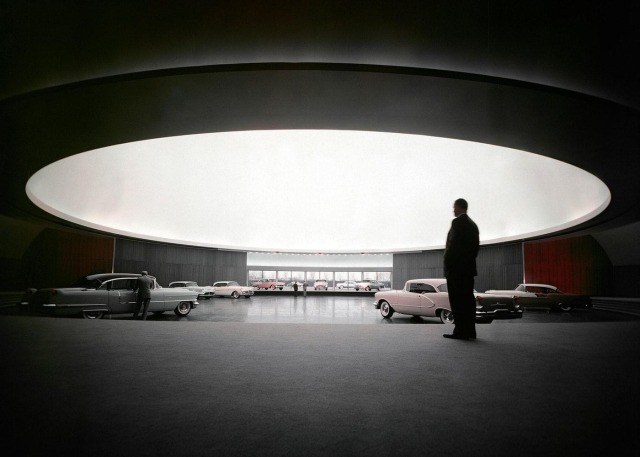 Eero Saarinen, Interior view of General Motors Technical Center, Michigan, 1956. Foto Ezra Stoller.