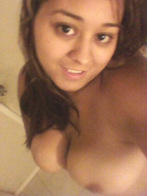 latinashunter:  LatinasHunterFine Mami With Big Titties.