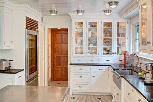 thefoodogatemyhomework: Love this kitchen. Small is beautiful, people. georgianadesign:  Sawhorse De