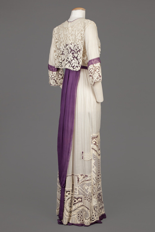 fashionsfromhistory: Afternoon Dress 1911-1912 Goldstein Museum of Design