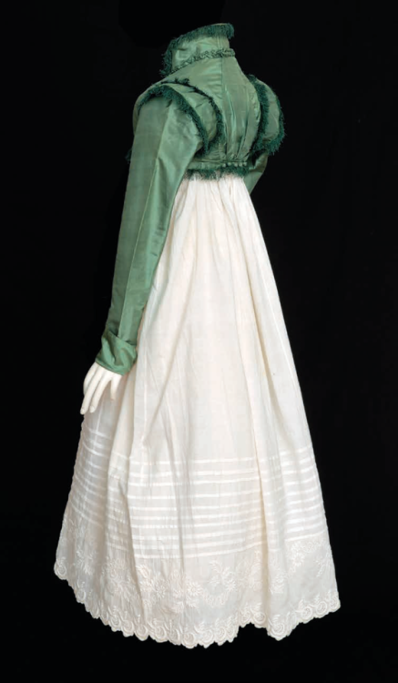 fripperiesandfobs:Girl’s spencer ca. 1811From Cora Ginsburg