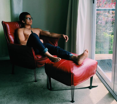 boytrappedinthcloset:  Alex Aiono