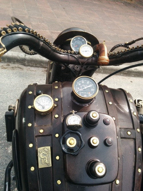 steampunktendencies:  Steampunk Designed BikeMore Steampunk in our groups:Google + Facebook