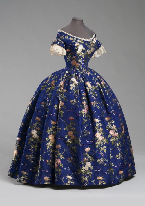 the-fisher-queen:ephemeral-elegance:Satin Brocade Evening Gown, ca. 1850via Philadelphia Museum of A