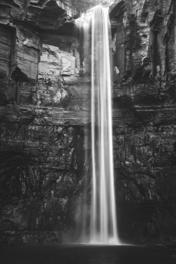 colintgallagher:  Taughannock Falls 2010 - Colin Gallagher Facebook | Twitter | Tumblr | Etsy | Flickr