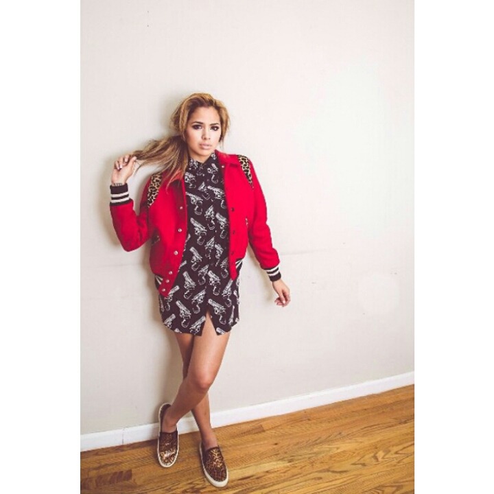 mizzjasminevillegasnewz:  Jasmine V