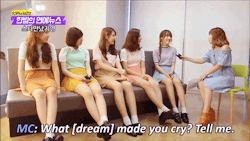 yuju-ju:  yuju cried because her mom turned into a tomato