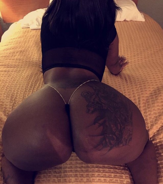 donkeybootylover:  blacwallstreet:  🍫  +  A big 🍑 = No pull out   Ayo @blacwallstreet got sum heat on his page!!! Follow him asap!!!