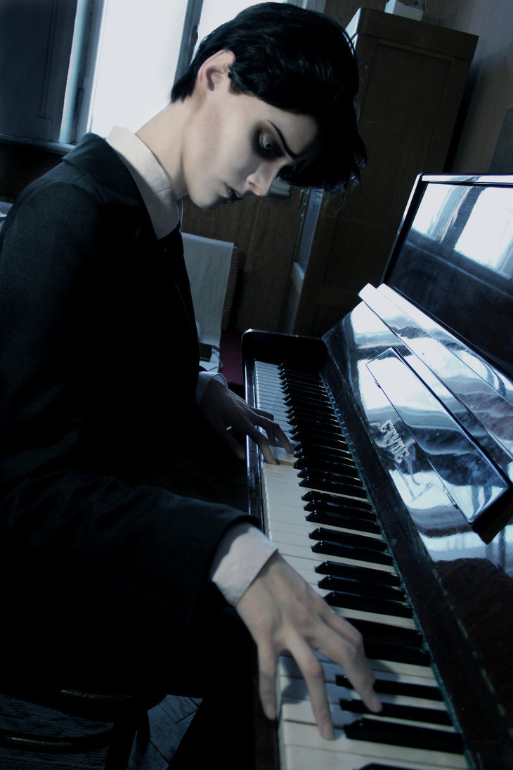 mrsqueenundead:  thegrrrlwholived:  cyndi-von-spook:  Corpse Bride and Victor-2 by