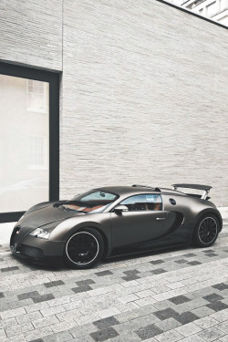 thelavishsociety:Bugatti Veyron by Callum