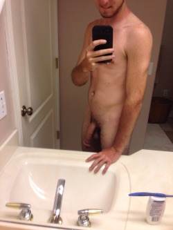 brodays:  Hot Self Pic Studs! Hundreds Of Dudes Added Daily! http://brodays.tumblr.com/