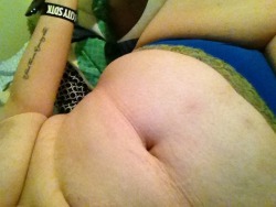 ifoundthecure:  Belly and butt ;) just because