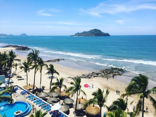 junnsr:  33 grados (en Mazatlán, Mexico)