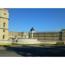 #Imperial #palace  #Gatchina #Russia #travel  The only #castle in the region   http://en.wikipedia.org/wiki/Gatchina  ________________________ One sunny 🔆 day. August 13, 2012 ________________________  #turism #vacation #rest #spb #latergram #street