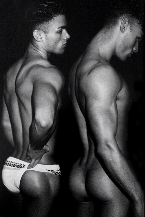 mec-ttbm:  Booty!: http://mecs-ttbm.net FRENCH TWINKS gay   http://gayblack.eu PlanQ