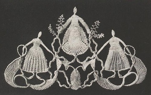 Lace design by Margarete Naumann, c. 1919 https://instagr.am/p/CNFiYJDBITb/
