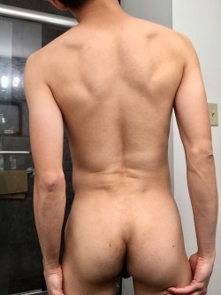 boyplusdog:  Because I passed 100 followers today.