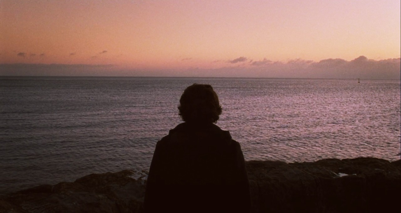 mademoisellecuriosite:  Submarine (Ayoade, 2010) &ldquo;I heard an unhappy ending,