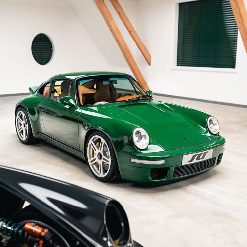 For any UK customers or UK Press enquiries regarding the new RUF SCR, please email info@rufautomobil