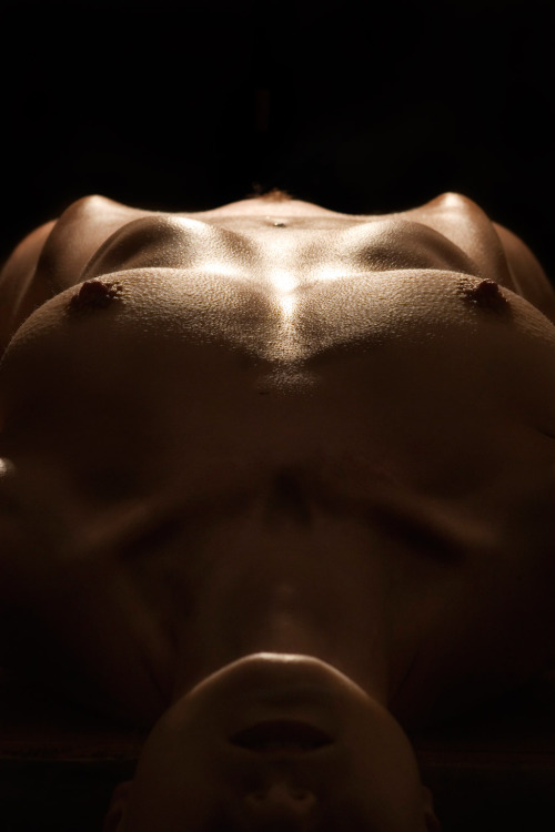 thealtmoddirectory:IJWorx Photography South Africa! Need art models in SA for 2013 projects ASAP! www.ijworx.co.za