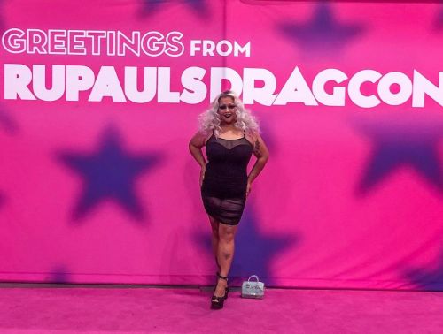 Feels so good to be home ✨ On my way for day 2 Come find me at the @litcosmetics booth!!  #dragcon #