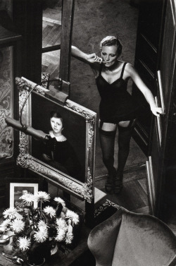 La-Journee:  Helmut Newton - Roselyne, Arcangues, France, 1975