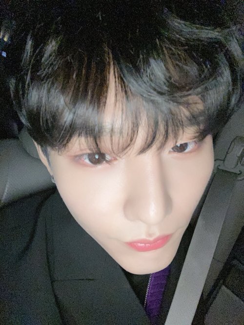 fycix: CIX_twt: 오늘 주접문 재밌게 했어야 하는데 힝..담엔 다같이 해볼게요!그리고 내사랑들 100일 축하합니다 #CIX #FIX #승훈 #김승훈 #내편들 #픽스100