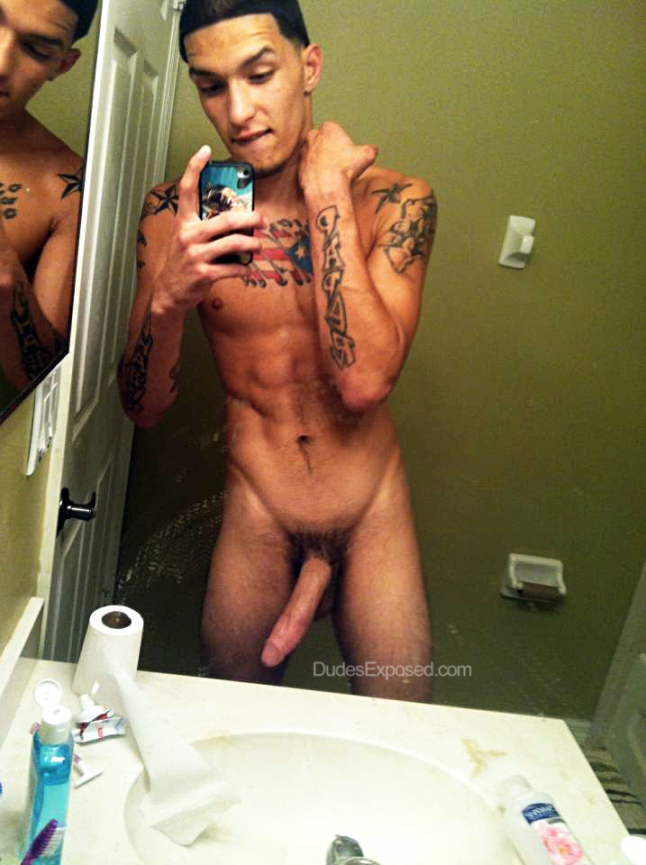 dopeboyshit:  dudes-exposed: http://dopeboyshit.tumblr.com/ 