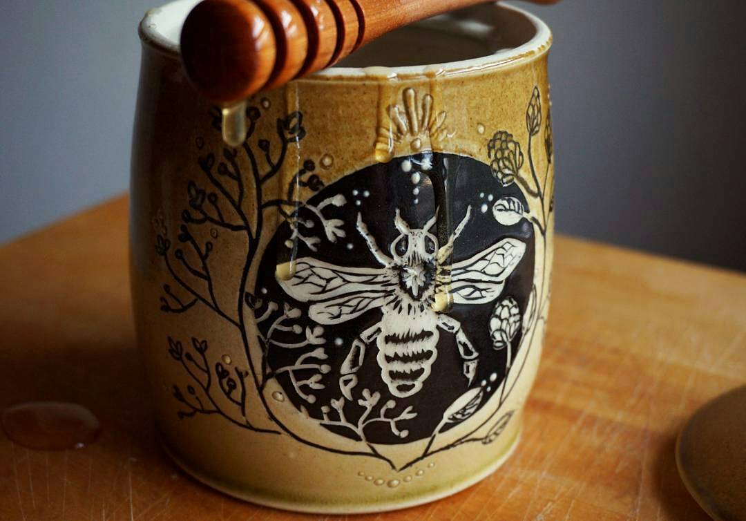 momofawitch:  sosuperawesome: Ceramics by HandToEarthCeramics on Etsy Browse more
