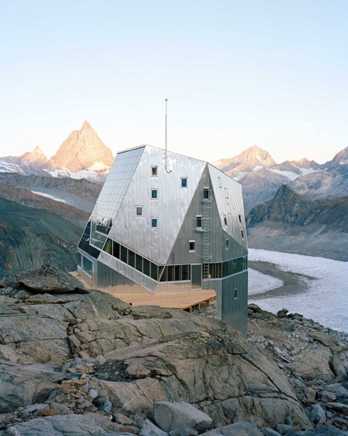 colectivo21:  Monte Rosa by Bearth & Deplazes Architekten. Hut in Switzerland