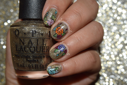 I can’t stay away from florals! This is another design inspired by @glitterfingerlexa. I took 
