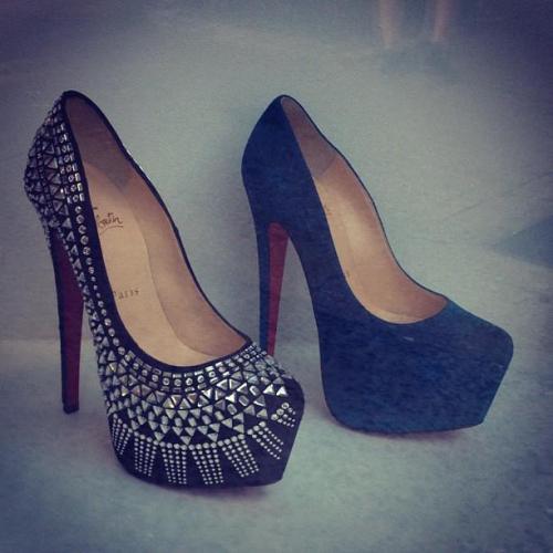 chanel-and-louboutins:  http://chanel-and-louboutins.tumblr.com/ 