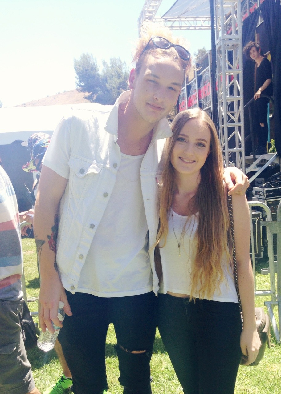 punkassrain:  I met George Daniel of The 1975 at Weenie Roast.  (Hi Matty in the