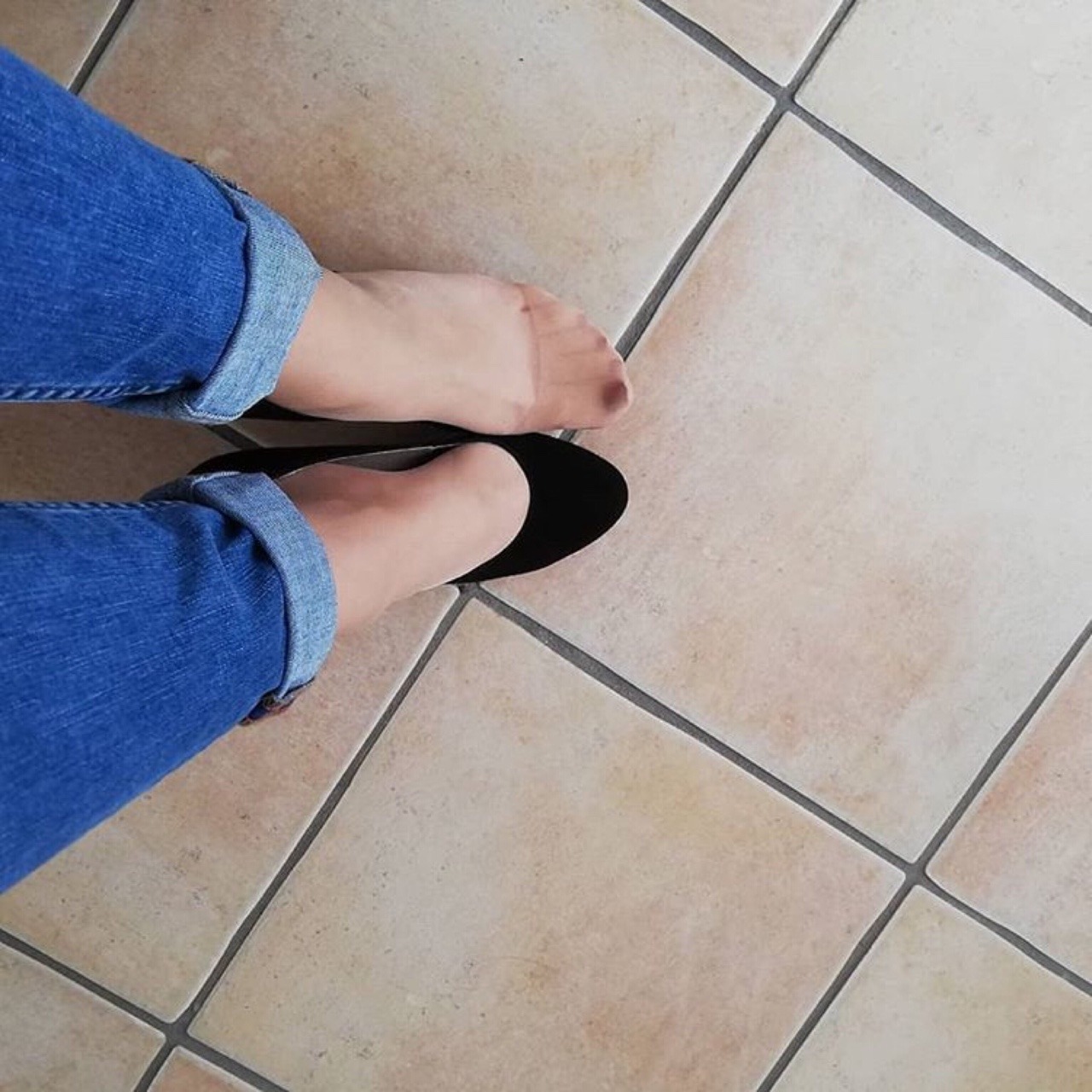 nylons-jeans:  