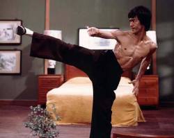 beh2omyfriend:  Bruce Lee - “Enter the Dragon” Follow for Bruce Lee 