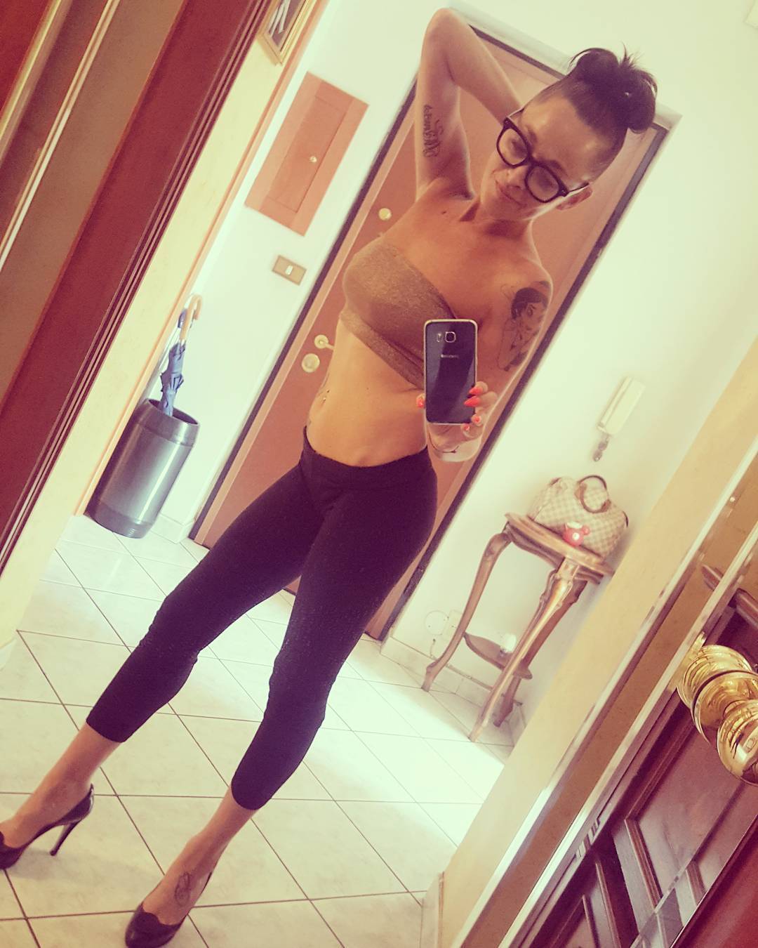 No te quites los tacones, aun.
