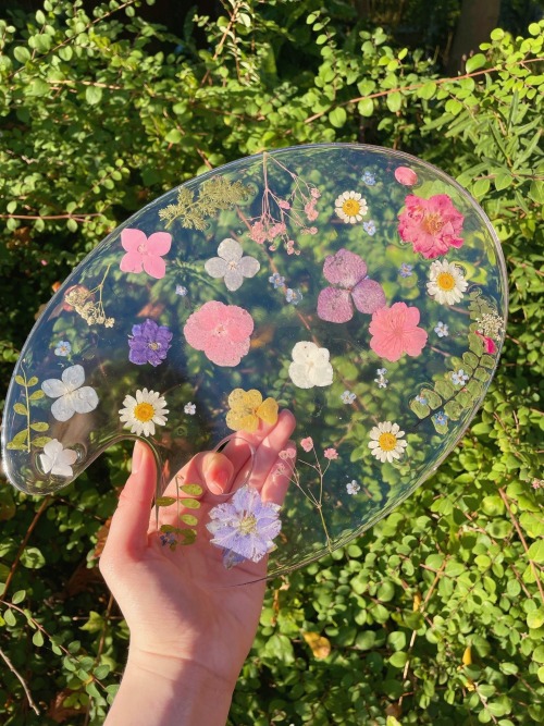 fairmaidnelly: Floral paint palette made with handpicked and pressed flowers✨