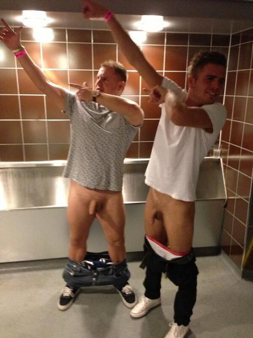 hungcollegedick:  I FOLLOW BACK 100%. NO LIE!