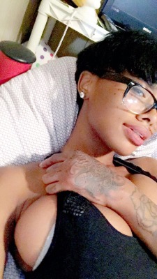 lickdacake:  shawty cum thru 