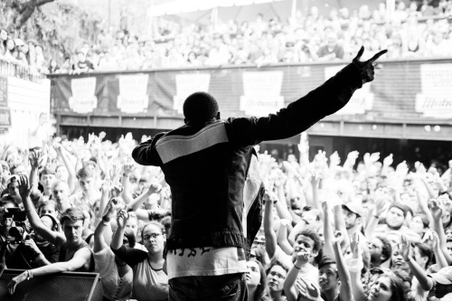 vansmusic:  Long Beach rapper and avid tweeter of all things NBA Vince Staples woke up SXSW as he spit rhymes off his recent debut Hell Can Wait. Known for his raw and emotional subject matter, Staples planted us right in the heart of the stories he told,