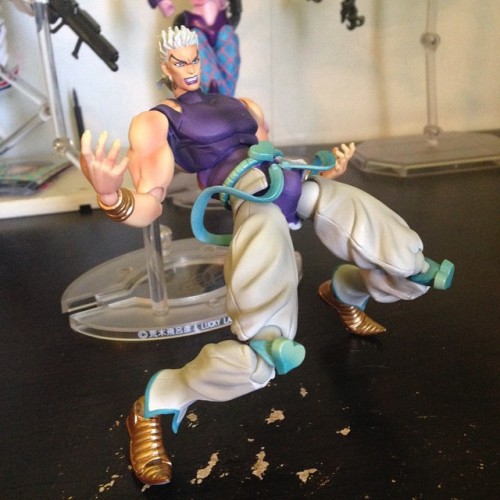 shitdisco:  WRRRRRRYYYYYYYY I WANT JOESTARS TO LEAAAVVEEE
